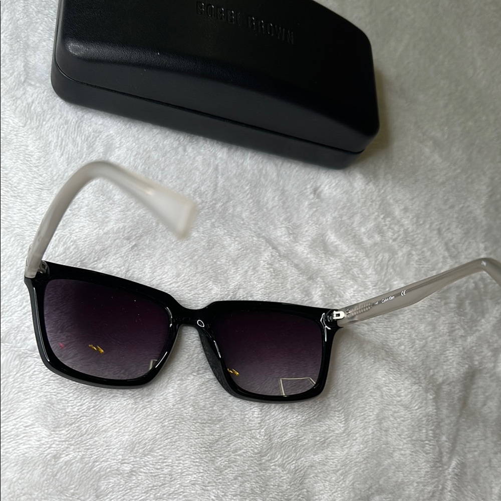 Calvin Klein R710S001 - Picture 8 of 11